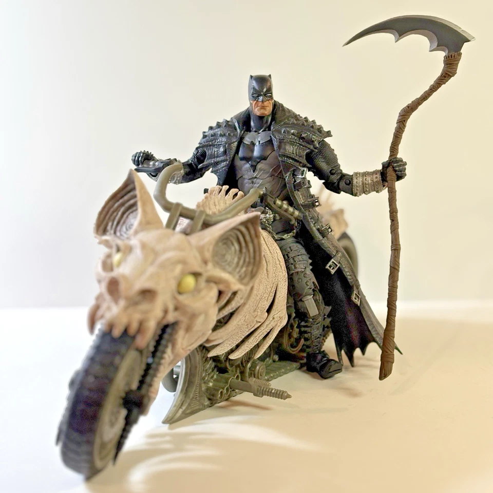 DC Multiverse ~ 7 polegadas death metal batman com BATCYCLE BONE BIKE ~ McFarlane - Imagem 2 de 4