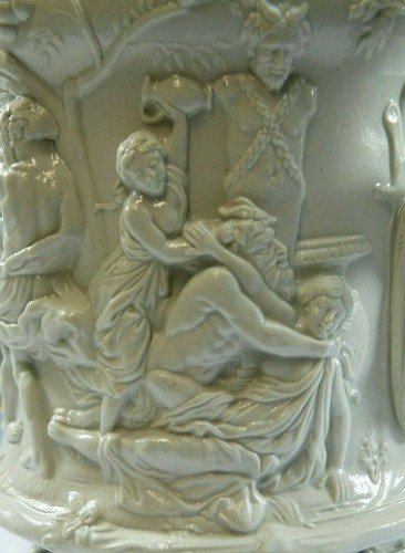 Jarra moldeada en relieve antigua CHARLES MEIGH - DANZA BACANALIANA 9 1/4" BLANCA 1844 - Imagen 6 de 12