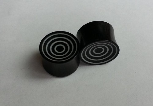 Pair ORGANIC Circles Target Crushed Bone Inlay Areng Wood Saddle Ear Plugs Gauge - Picture 6 of 6