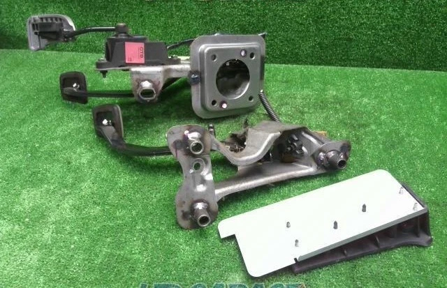 Juego reposapiés embrague freno gas pedal JDM NISSAN MARCH AK12 K12 OEM RHD usado Foto 4 de 4