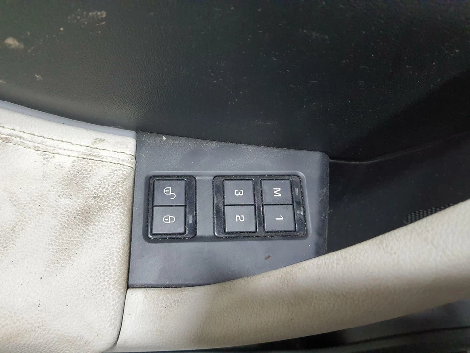 2017-2020 JAGUAR F-PACE LF LEFT FRONT DRIVERS Door Trim Panel - Image 4 of 4