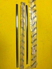 Nissan Bluebird U11 Rear Windscreen Vertical Moulding Trim 79762-01E01 NOS