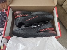 Nike Air Max Phoenix Black Red Metallic Silver for Sale