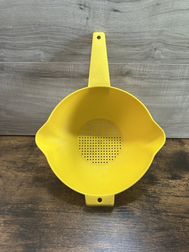Vintage Tupperware Yellow Plastic Colander Strainer Kitchen Bowl