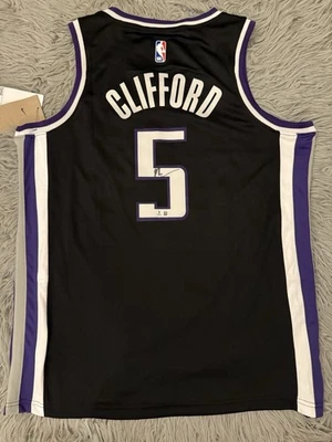 Nique Clifford Signed Sacramento Kings Jersey BECKETT COA Autograph NBA Colorado