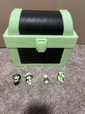 Ryan’s World Glow In The Dark Chest With Four Figures