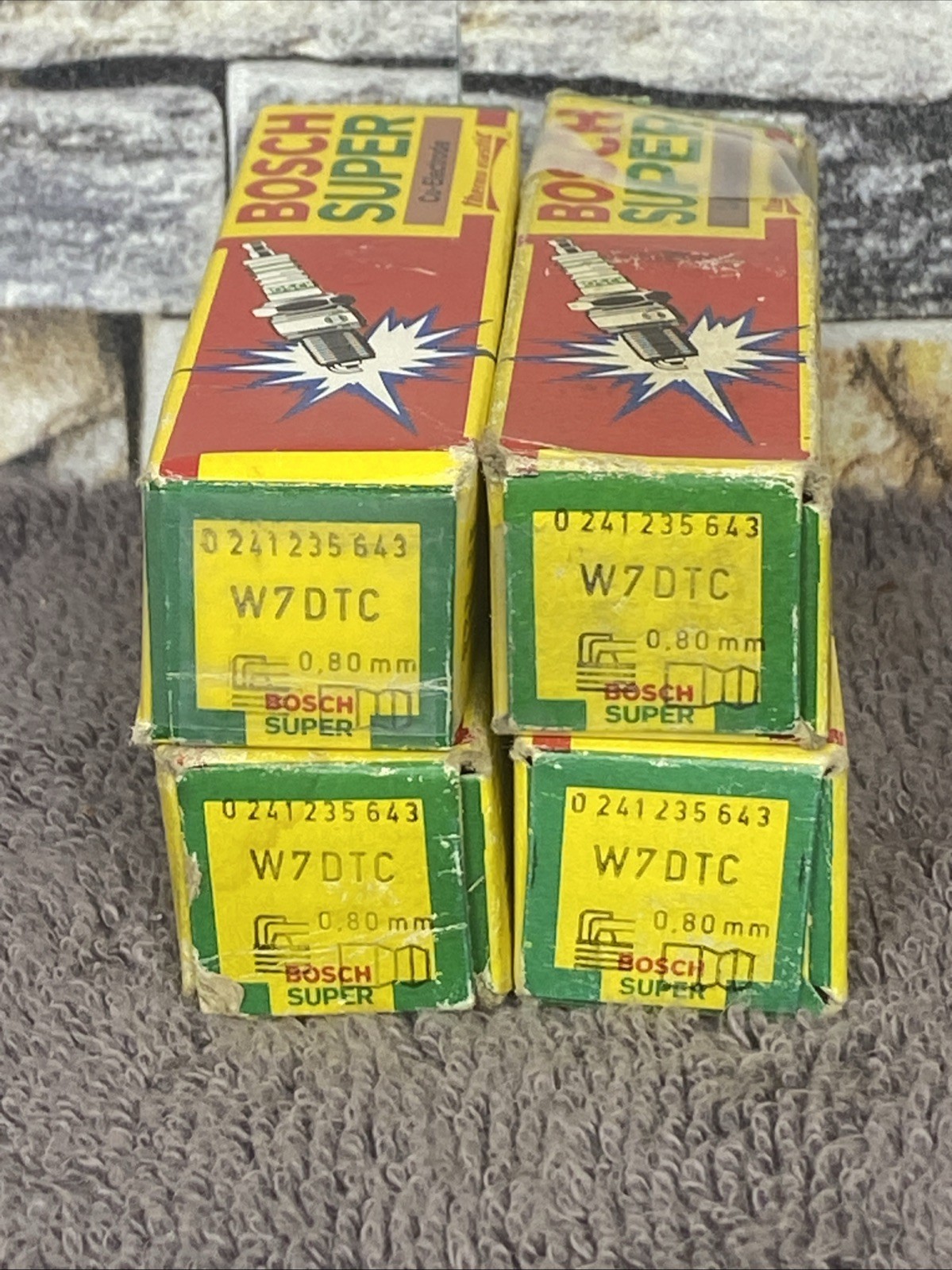 4 Bosch W7DTC Copper Core Spark Plugs Made Germany NOS New In Box