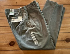 New DOCKERS Classic Fit D3 Never Iron Flat Front Pants Dark Khaki 34x30 NWT