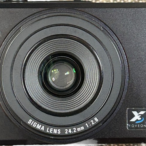 Fotocamera digitale Sigma DP2x 14,0 MP - Nera con scatola caricabatterie batt... - Foto 3 di 19