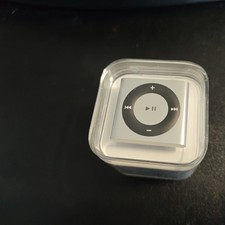 Apple iPod Shuffle 4th Generation Silver (2 GB)