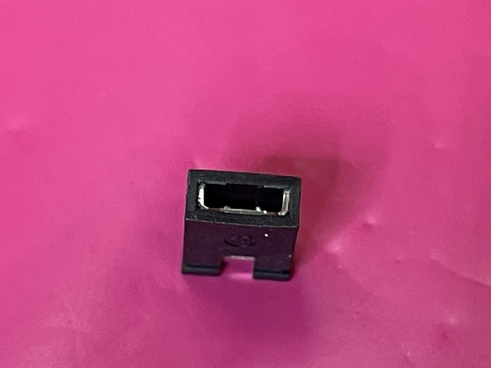 Samtec (500 Count) SNT-100-BK-T 2 POS Shunt Connector Black Open Top 0.100" Tin - Image 2 of 4
