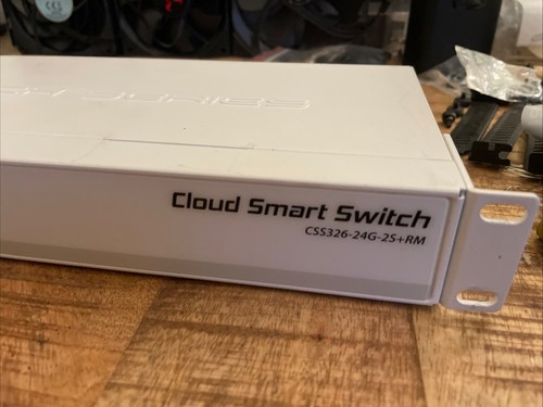 Interrupteur intelligent Mikrotik Cloud CSS326-24G-2S+RM - Photo 2/4
