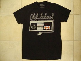 Nintendo Entertainment System NES Controller "Old School" Soft Black T Shirt M