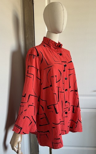 ALI MILES Sz XL Red Black Abstract Print Artsy Button Down Top Tunic Wire Collar - Picture 9 of 17