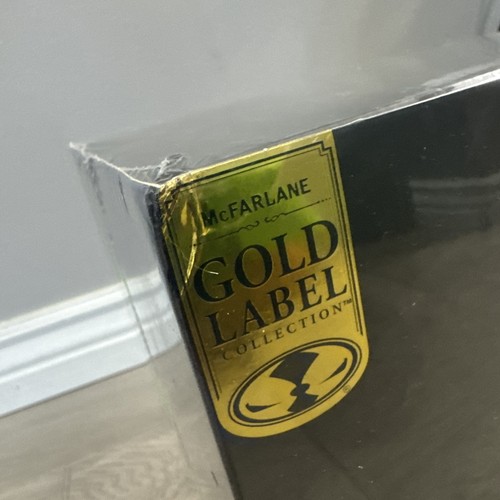 Mega figura McFarlane Batman Arkham Asylum The Joker Titan GITD etiqueta dorada nueva - Imagen 2 de 4