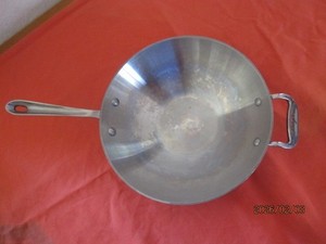 ALL CLAD 10 INCH WOK FRY PAN, LIGHTLY USED. ZOOM IN FOR CONDITION.