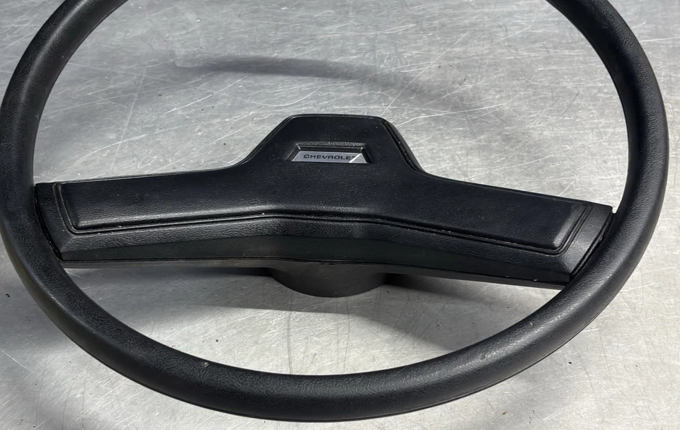84-89 Chevy G20 Van GMC Vandura Steering Wheel W/Chevrolet Horn Button OEM - Image 2 of 4