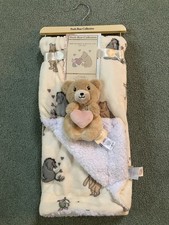 NEW Winnie the Pooh  Love  Soft Plush Baby Blanket  Rattle Set 30  x40  