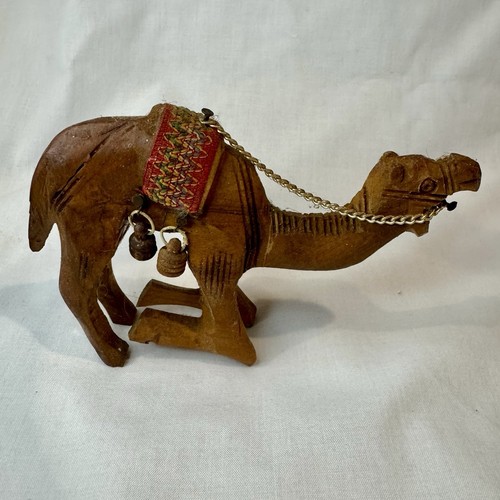 Vintage Kneeling Wooden Camel Hand Carved Intricate Primitive Wood Figurine RARE - Picture 3 of 6