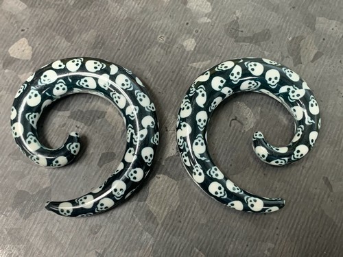 PAIR Skulls Acrylic Spiral Tapers Plugs Gauges - Only 8 Gauge Left in Stock - Picture 5 of 7