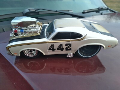 MUSCLE MACHINE 1:24 CAR # 5 70 OLDSMOBILE 442 CREAM | eBay