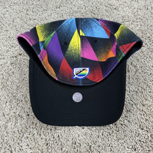 Seattle Sounders FC Hat New Era 39THIRTY 2022 Black M/L Pride Soccer MLS Cap NWT - Picture 7 of 7
