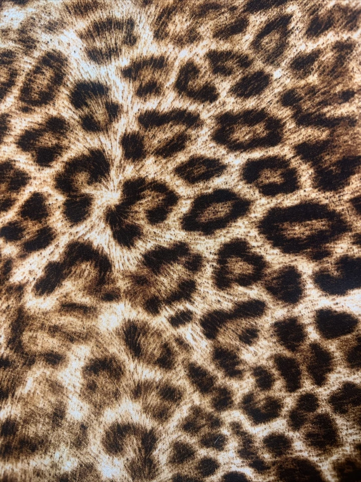 Pantalones Cortos Estampado Guepardo Jennifer Lopez Talla Pequeña Nuevos Sin Etiquetas Foto 2 de 4