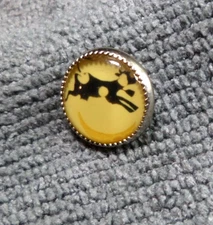 Vintage Glass Kiddie Picture Button COW JUMPED OVER THE MOON