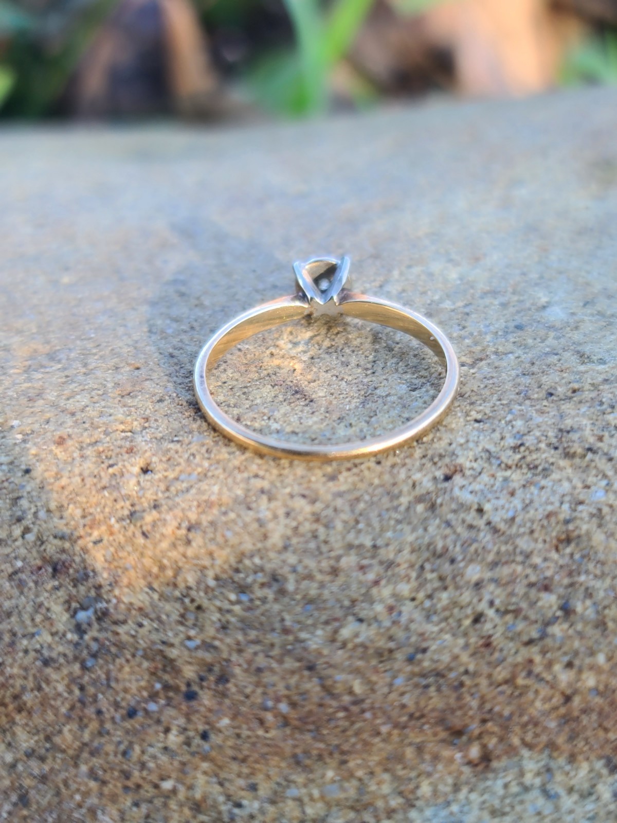 10k Solid Yellow Gold Diamond Solitaire Ring 7.5s… - image 5