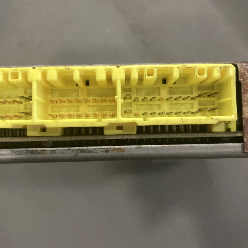 Suzuki Sidekick 1996-1997 ECU/ECM 33920-71EC1 Foto 2 de 4