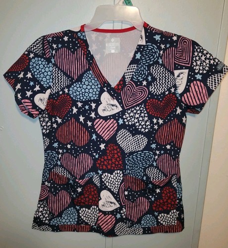 MED COUTURE SCRUB TOP SIZE S HEARTS STARS NAVY RED WHITE Patriotic POCKETS - Picture 3 of 18