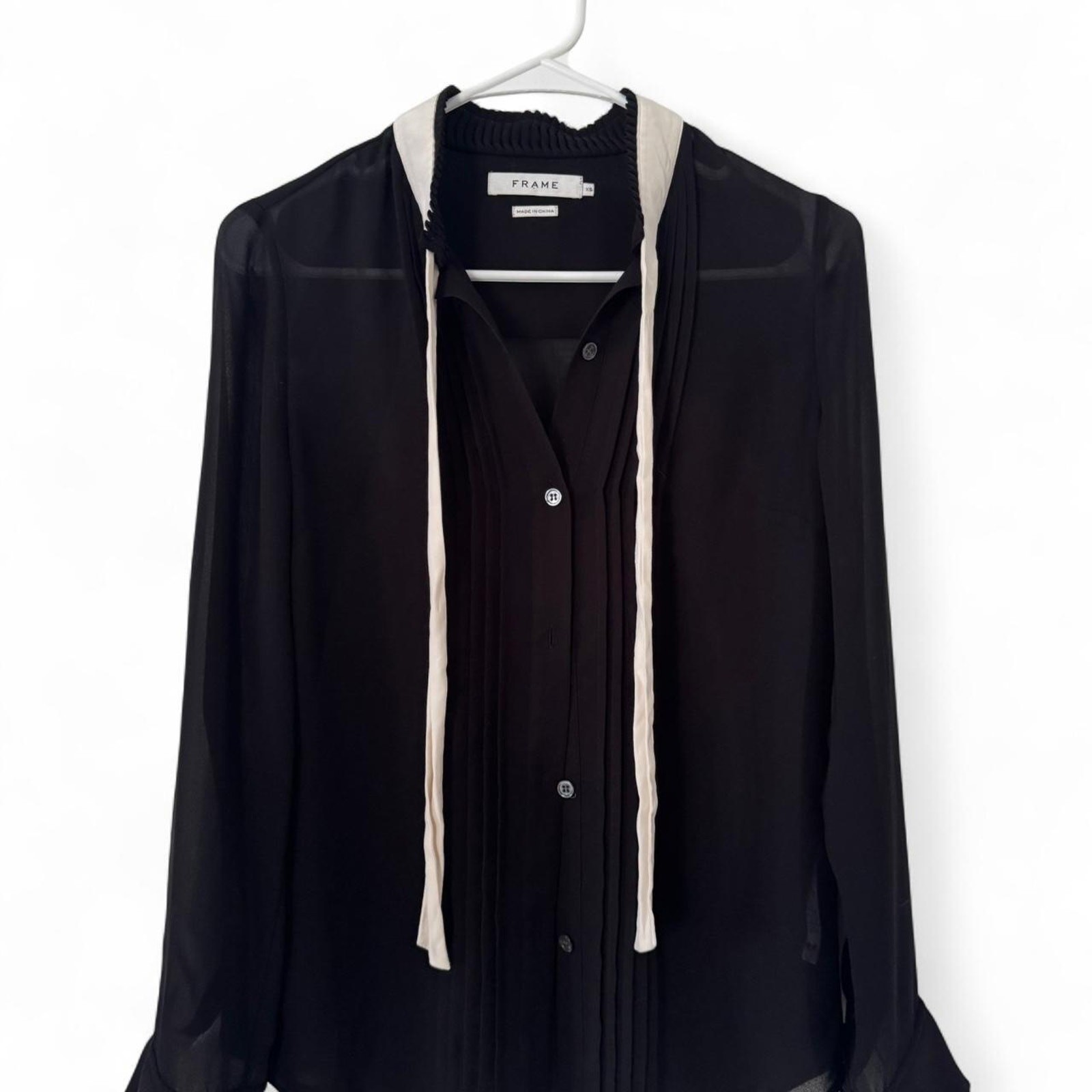 Frame long sleeve button - image 1