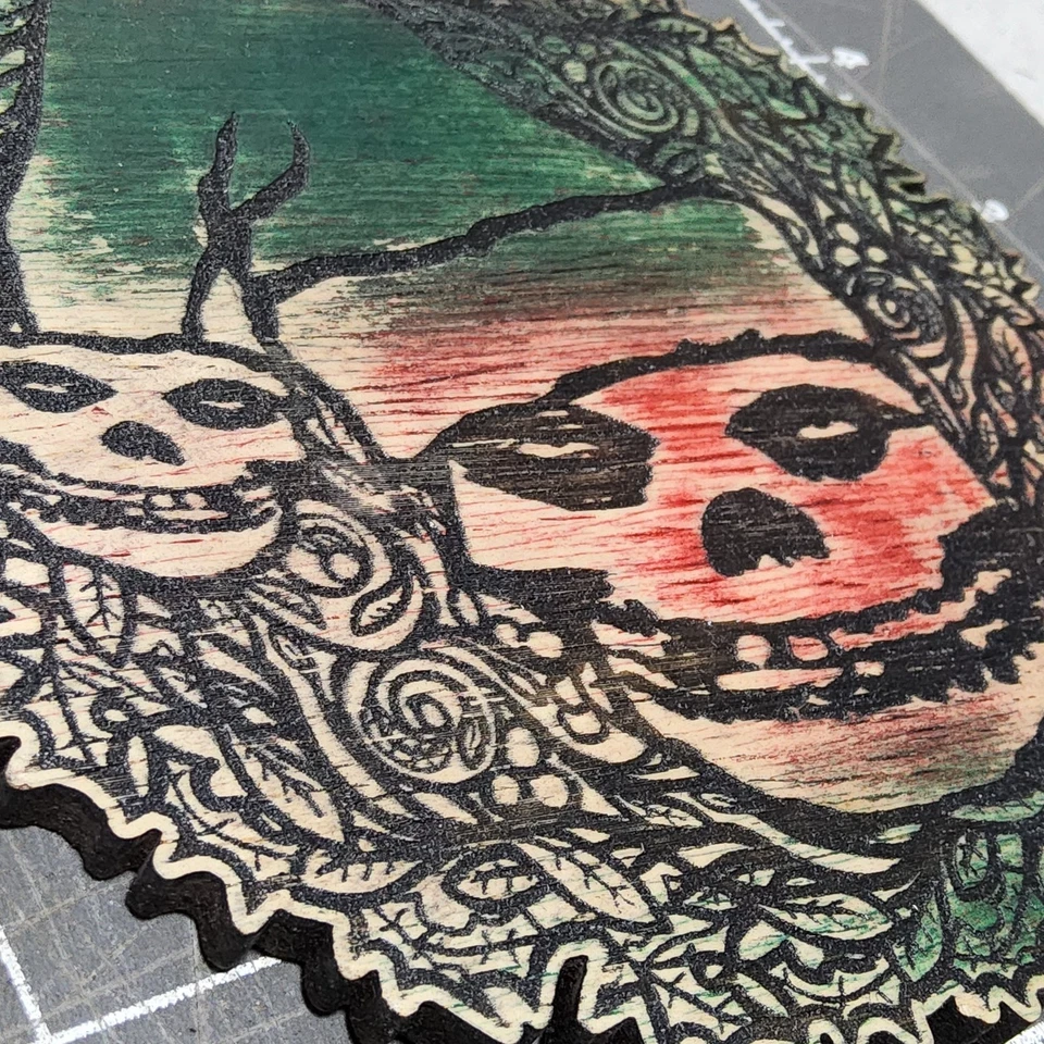 Sombrero de Papá Noel Carmesí Calavera Adorno Corte Grabado Láser Navidad Vacaciones Punk Gótico Foto 2 de 4