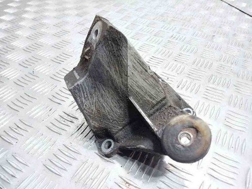 AUDI A6 4A2, C8 Getriebehalter 4A0399114 2.40 Diesel 1996 31386472