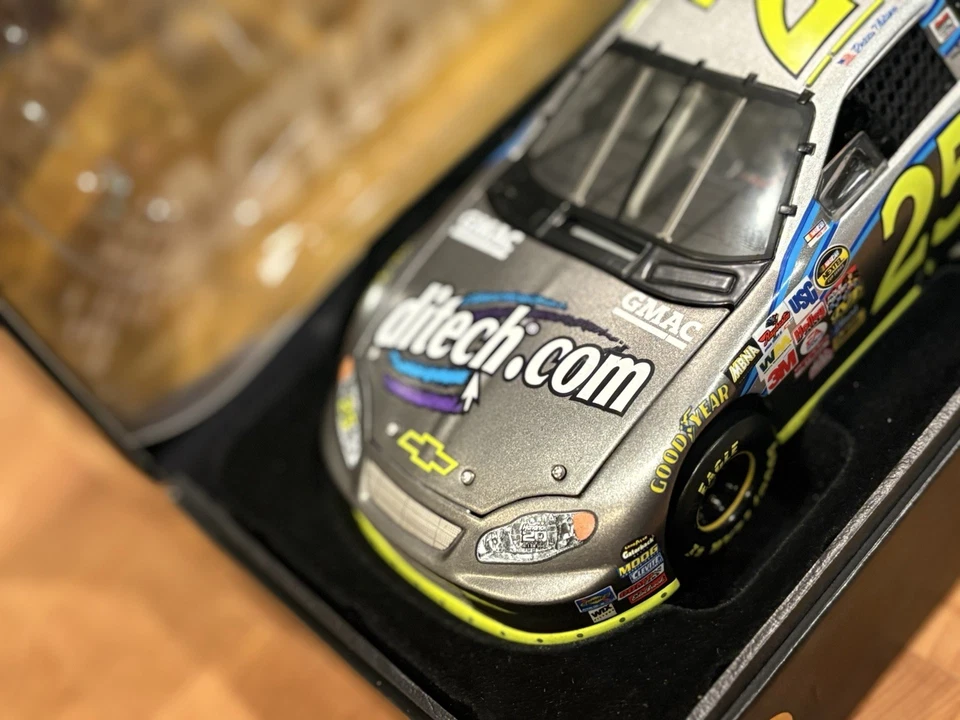 Brian Vickers #25 GMAC/HMS 20 aniversario 2004 Monte Carlo Elite 1 de 288 Foto 4 de 4