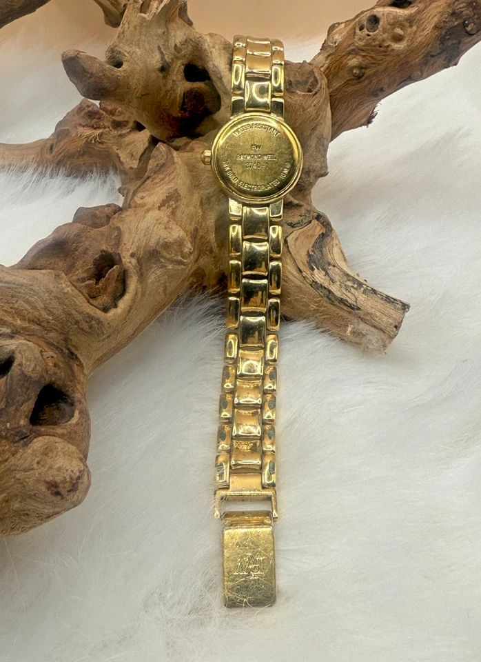 Vintage Raymond Weil Women's 18K Gold Plated Diamond Analog Watch-3740-1 - Image 3 of 4