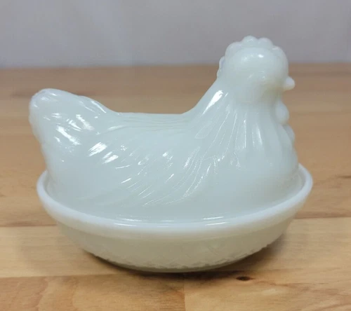 HAZEL ATLAS HEN ON NEST WHITE MILK GLASS CANDY TRINKET DISH, MARKED, VINTAGE