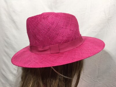 Women display picture 1
