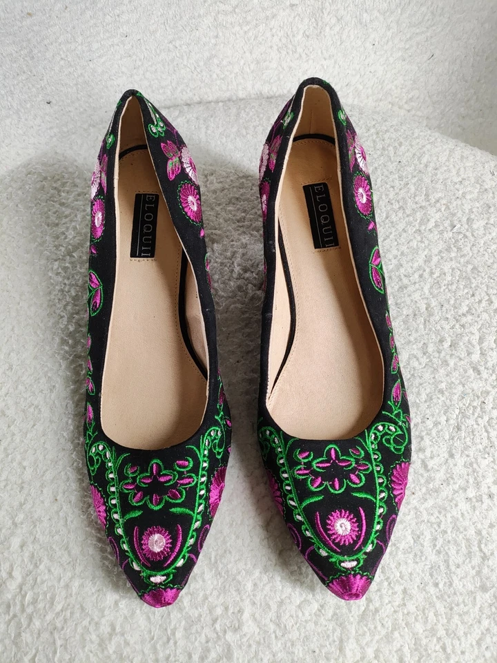 Zapatos de salón Eloquii para mujer 9W negros florales bordados sin cordones de tacón bloque Foto 3 de 4