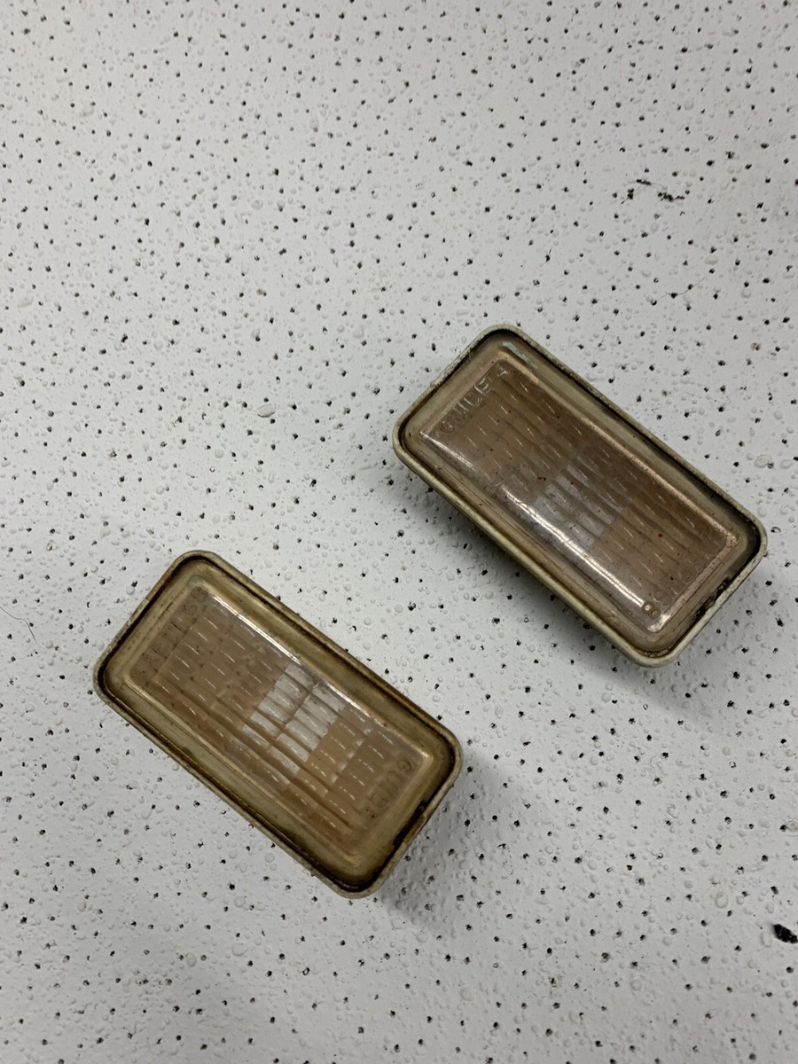Original GM 1968 Chevelle Front Fender Side Marker Light/Lamp Lens