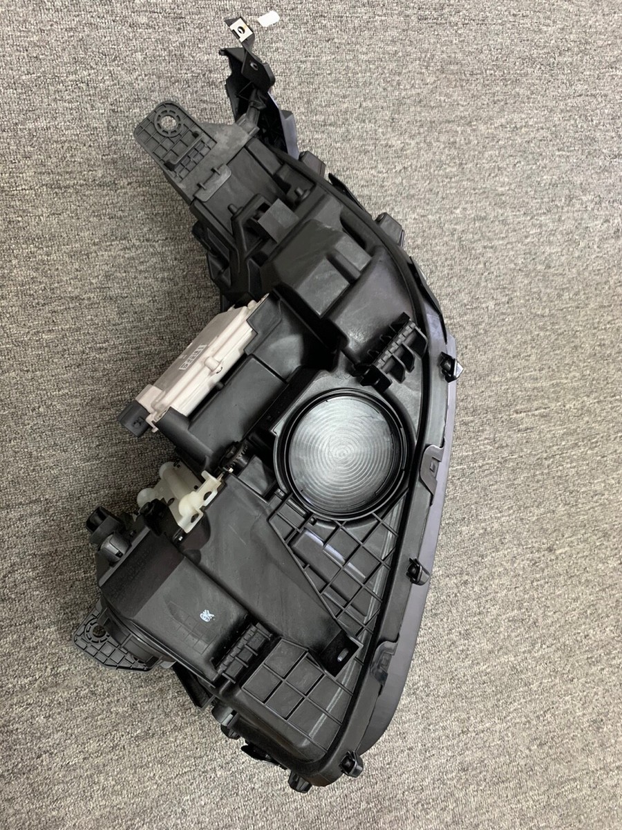 陽 OEM 92102-CU000 Head Lamp Front/RH Psgr Lightning (X) for