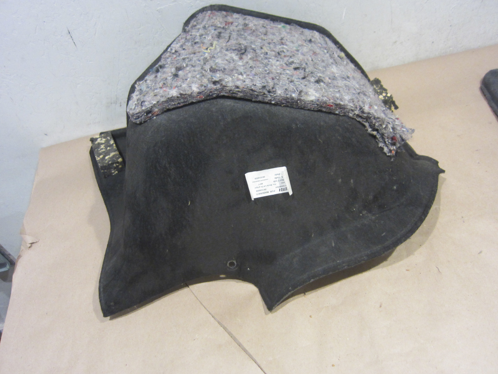 Maserati GranTurismo  - RH Trunk Lateral Cover - Grey  - Used - P/N 81339006