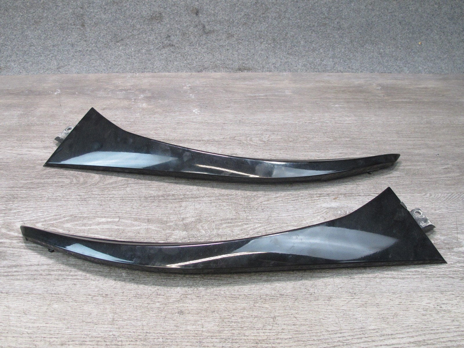 2017-2020 MASERATI LEVANTE M161 REAR RIGHT & LEFT SIDE TRUNK MOLDING TRIM SET