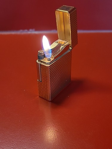 Superbe Briquet St DUPONT BSP Pointe de diamant Pl Or Fonctionne tient la charge - Foto 1 di 11