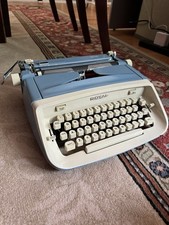 Vintage 1965 Royal Safari 990 Typewriter - Excellent Condition thumbnail
