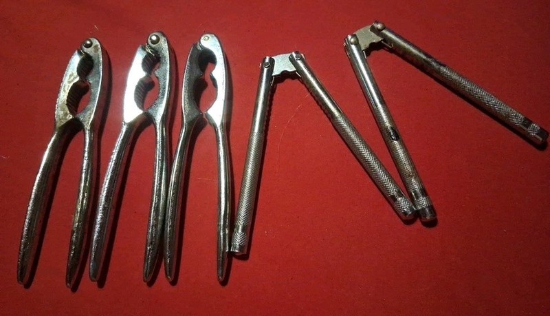 Lot of 5 nut and seafood crackers