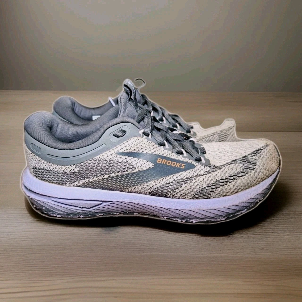 Brooks Women's Revel 7 Sweet Lavender Purple/Grey Ebony Size 8.5