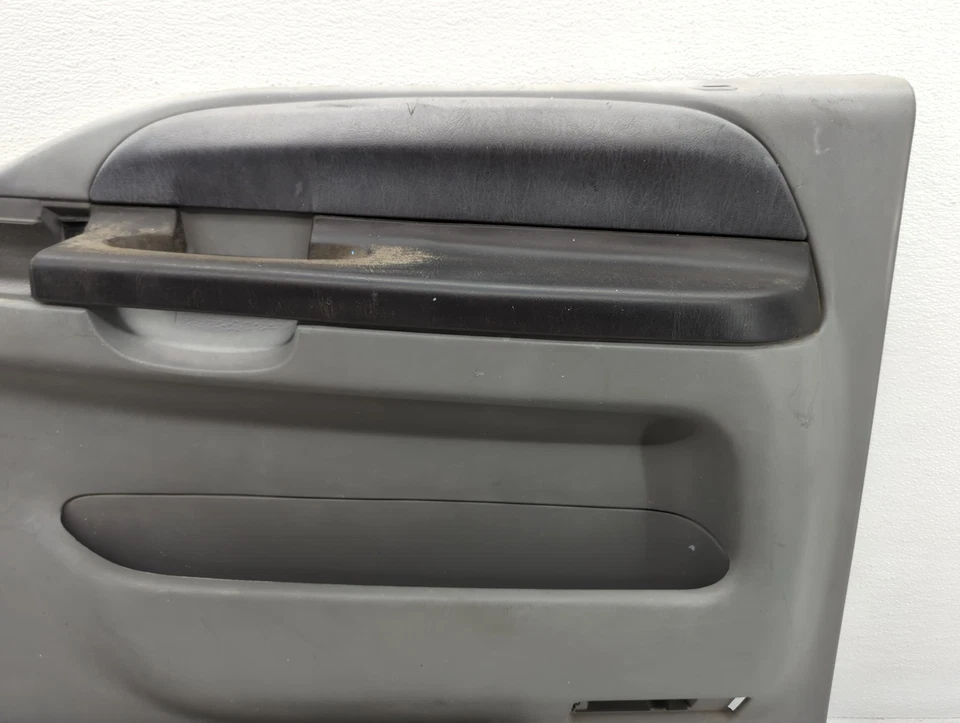 Отделка внутренней дверной панели переднего правого пассажира 2005 Ford F-250 Super Duty CQFES - Изображение 2 из 4