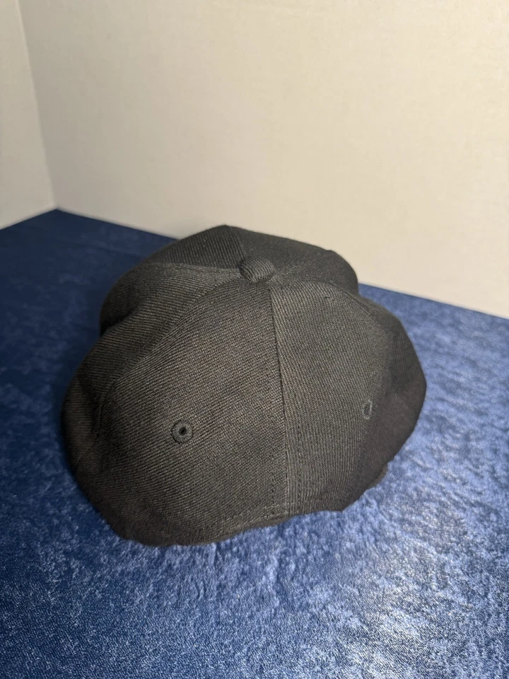 Sombrero negro Ford Mustang. Producto con licencia oficial.  Foto 3 de 4