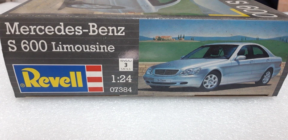 Revell 1:24 Model Kit Mercedes Benz S600 Limousine 07384 - Immagine 2 di 2